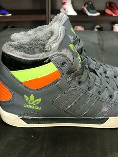 Adidas "Hardcourt" en internet