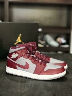 Jordan 1 Mid "Cherrywood Red"