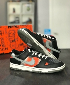 Nike Dunk Low "Graffiti Black Red" en internet