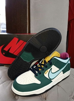 Nike SB Dunk Low "Caballeros del Zodiaco" G5 - tienda online