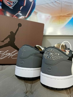 Jordan Retro 1 Low x Travis "Grey Phantom" G5 en internet