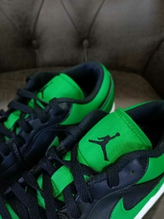 Jordan 1 Low "Black Lucky Green" en internet