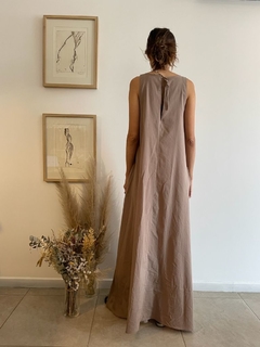 VESTIDO ASATO BEIGE en internet