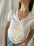 Remera TE MERECES - Dorado- Cuello V - comprar online