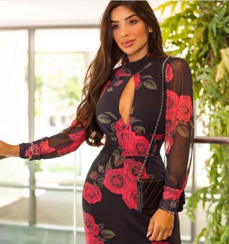 Vestido de rosas sales vermelhas