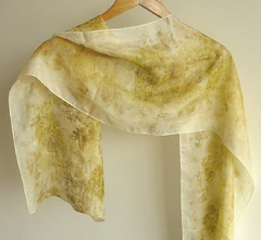 Echarpe de seda Pau-brasil tingimento natural Fernanda Mascarenhas