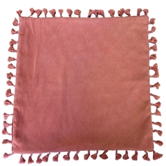 Almofada com pingentes de Tassel Salmão Suave - 45x45 cm - comprar online