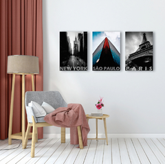 Conjunto de placas decorativas com fotografia das cidade de Nova York, São Paulo e Paris. 