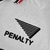 Detalhe da camisa retrô masculina do São Paulo, destacando o logo da marca Penalty.

Camisa Retrô São Paulo I 2000 Masculina
Uniforme titular São Paulo FC 2000 original
Camisa histórica São Paulo Futebol Clube retrô oficial
Camisa Tricolor Paulista anos 2