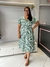 Vestido midi Plus Size manga - Linda Flor