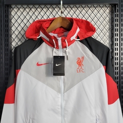 Corta Vento Nike - Liverpool na internet