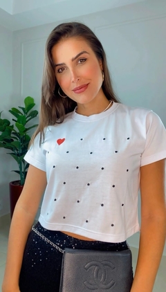 Camiseta Cropped Poá com Coração