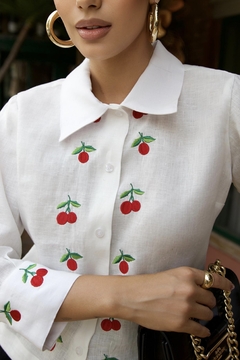 Camisa Bordada Cherry - comprar online