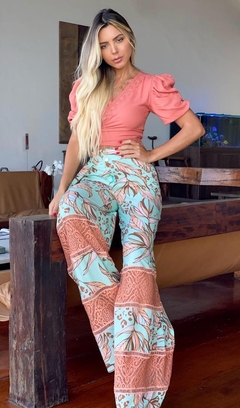 Calça Rose Verde Pantalona Estampado VL na internet