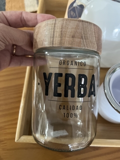 FRASCOS DE YERBA Y AZUCAR C/TAPA DE MADERA en internet