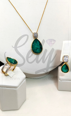 Conjunto Folheado a Ouro com Esmeralda