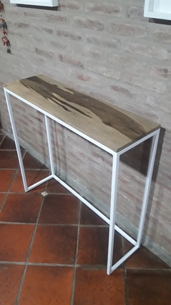 Mesa recibidora Zara con madera en internet