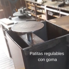 Mesas con pata de Caño en forma de U - comprar online