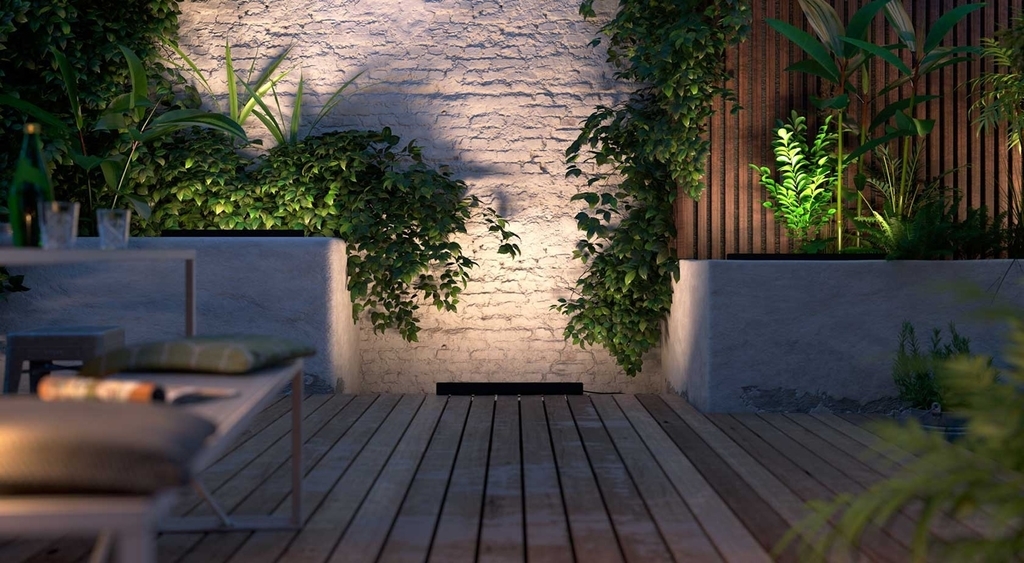 Philips Hue Amarant l Outdoor Light Bar l LED Wall Floodlight l Luminária Inteligente Outdoor de Piso l Alto Fluxo Luminoso de até 2.800 lumen l LED Integrado l Com Fonte de Energia de 40W l Compatível com Alexa, Apple Homekit & Google Assistant l Requer Hue Bridge - loja online