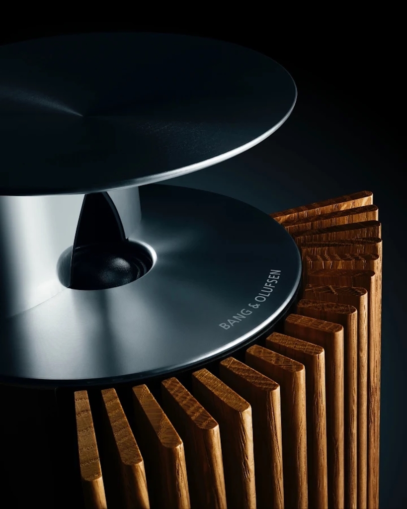 Image of Bang & Olufsen Beolab 18 l Cor Walnut l Iconic Wireless Stereo Speakers for Home Cinema l Pillar of Luxury Sound l Adaptive Bass Linearization​ l Acoustic Lens technology l Aparências Elegantes l 320 Watts l Wi-Fi & Bluetooth l Chromecast & Google Assistant Integrados l Compatível com Apple 2 & Spotify Connect l Recomendado para áreas de 10m² até 40m²