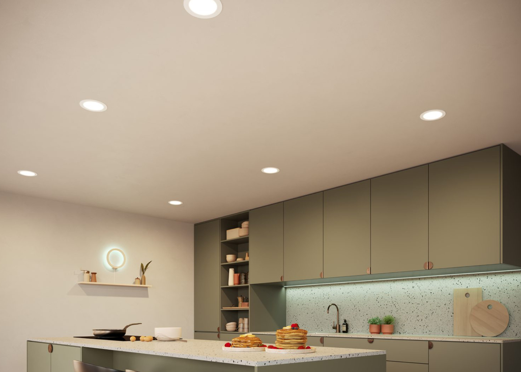Image of Philips Hue White and Color Ambiance Bluetooth | Slim Smart Downlight 5"/6" | 3ª Geração l Luminária Spot Fino de Teto para Embutir l Extra Brilhante 1,200 lumen | Luminária Spot de Teto de Embutir | Compatível com a Alexa, Apple Homekit & Google Assistant