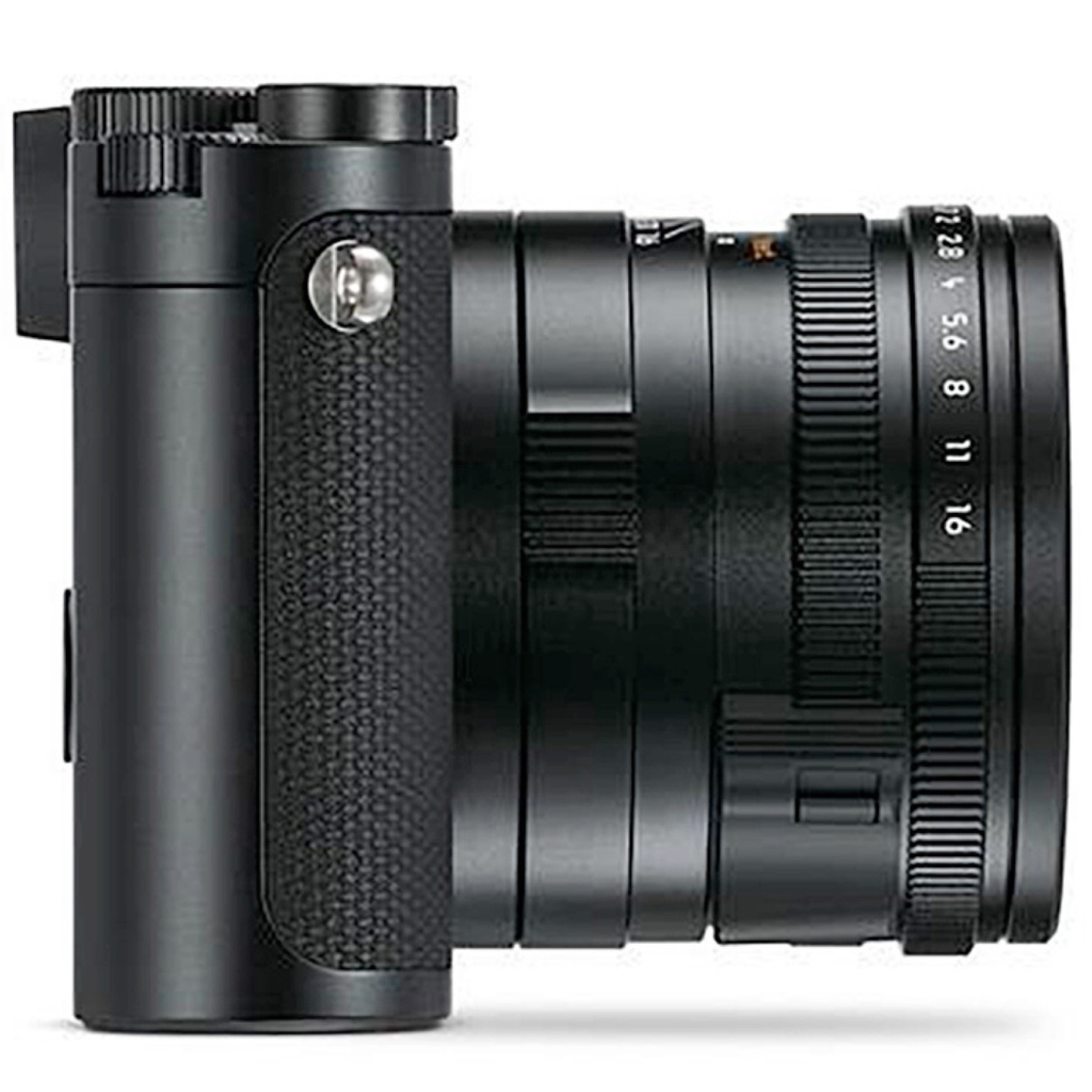 Leica Q2 Digital Camera Traveler Kit on internet