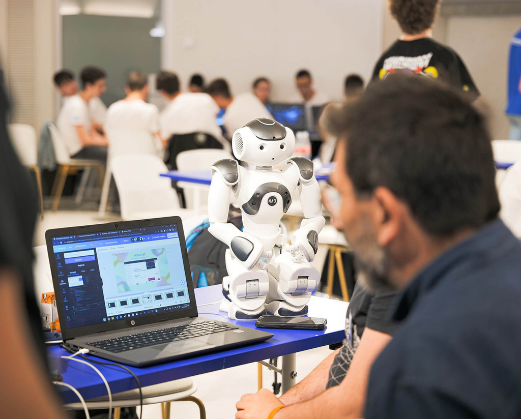 Imagen de Aldebaran Nao Robot V6 Educator Pack , Humanoide Programável e Autônomo