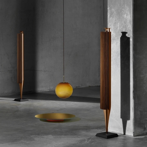 Bang & Olufsen Beolab 18 l Cor Walnut l Iconic Wireless Stereo Speakers for Home Cinema l Pillar of Luxury Sound l Adaptive Bass Linearization​ l Acoustic Lens technology l Aparências Elegantes l 320 Watts l Wi-Fi & Bluetooth l Chromecast & Google Assistant Integrados l Compatível com Apple 2 & Spotify Connect l Recomendado para áreas de 10m² até 40m² - online store