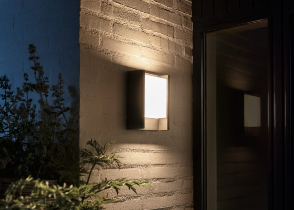 Philips Hue Fuzo Regular White LED Smart Outdoor Wall Light | Luminária de Parede | Compatível com a Alexa, Apple Homekit & Google Assistant | Requer Hue Bridge - comprar online