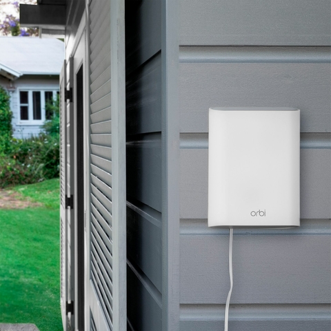 Netgear Orbi RBS50Y Satélite Outdoor | Extensor WiFi | Extende em Até 232m² | Funciona com Qualquer Marca de Roteador WiFi, gateway | Para Ambientes Externos | A Prova D'Água e Areia | Compatível com a Alexa e Google Assistant on internet