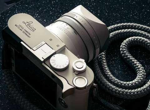Leica Q2 "Ghost" by Hodinkee Digital Camera l High-end Camera l Summilux 28mm f/1.7 ASPH. Lens l 47.3MP Full-Frame CMOS Sensor l 3.68MP OLED Electronic Viewfinder l Edição limitada de 2.000 unidades - online store
