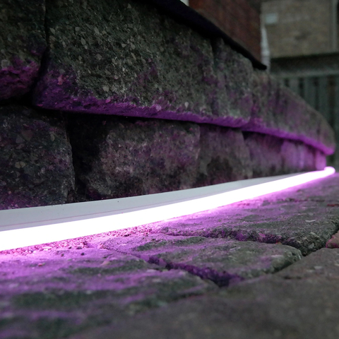 Philips Hue White & Color Ambiance Outdoor Smart LightStrip l Fita de Led Outdoor 5 mts l 2ª Geração l + 500 lumen do que a Geração Anterior l Poderoso Fluxo Luminoso 2.100 lumen l Compatível com a Alexa, Apple Homekit & Google Assistant | Requer Hue Bridge - loja online