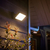 Philips Hue Discover Outdoor Floodlight + Hue Dusk-to-Dawn Sensor de Movimento Outdoor l Luminária de Parede l Projetor de Segurança l Poderoso Fluxo Luminoso 2.300 lumen l LED Integrado l Compatível com a Alexa, Apple Homekit & Google Assistant | Requer Hue Bridge na internet