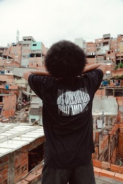 CAMISETA DQPM "Da Quebrada Pro Mundo" - FONTA BRAND