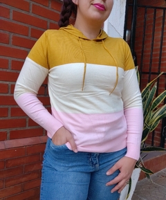 Sweater con Capucha