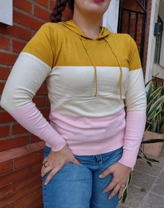 Sweater con Capucha