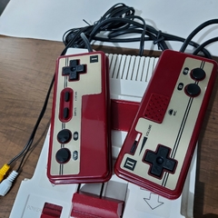 Nintendo Family Computer Famicom MOD AV Original em excelente estado na internet