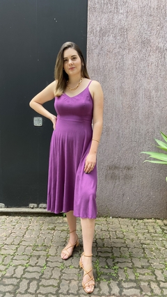 VESTIDO MIDI RETRÔ - UVA na internet