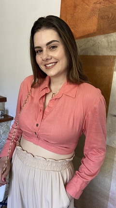 CAMISA CROPPED PREGAS - CORAL