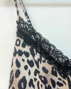 [RASO+ENCAJE] Musculosa animal print en internet