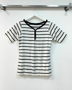 [MORLEY] Remera rayada con botones - comprar online