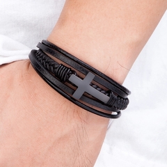 Pulseira Masculina de couro com crucifixo e Fecho cross - loja online