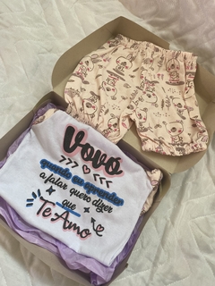 conjunto body frase vovó e short