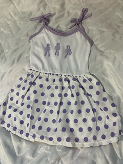 vestido de bolinhas lilas