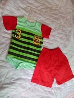 conjunto body policial verde e short vermelho