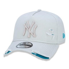 Boné New Era 9Forty A-Frame Aba Curva Ajustável Destroyed MLB New York Yankees na internet