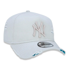 Boné New Era 9Forty A-Frame Aba Curva Ajustável Destroyed MLB New York Yankees - loja online