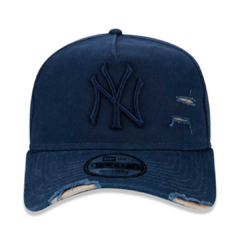 Imagem do Boné New Era 9Forty A-Frame Aba Curva Ajustável Destroyed MLB New York Yankees