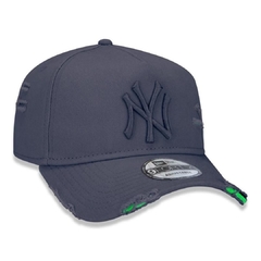 Boné New Era 9Forty A-Frame Aba Curva Ajustável Destroyed MLB New York Yankees - comprar online