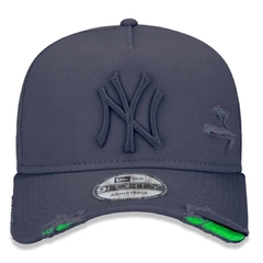 Boné New Era 9Forty A-Frame Aba Curva Ajustável Destroyed MLB New York Yankees